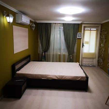 Ferienwohnung Студиото Е Партер От Жилищна Сграда. Топ Център. Warna Exterior foto